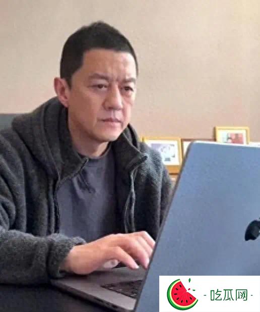 就连王菲都没想到，负债上亿的前夫李亚鹏，走上了一条“上坡路”