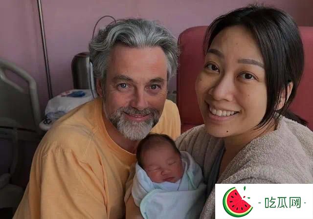 恭喜！香港知名富家千金宣布剖腹生下混血男婴，时隔三年再当妈妈