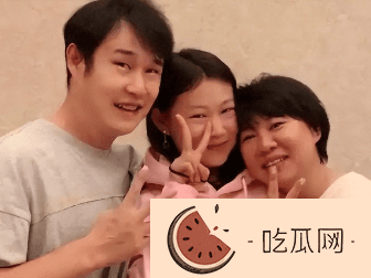 小沈阳下跪磕头道歉，观众没买账，知情人曝更多内幕，果然不简单
