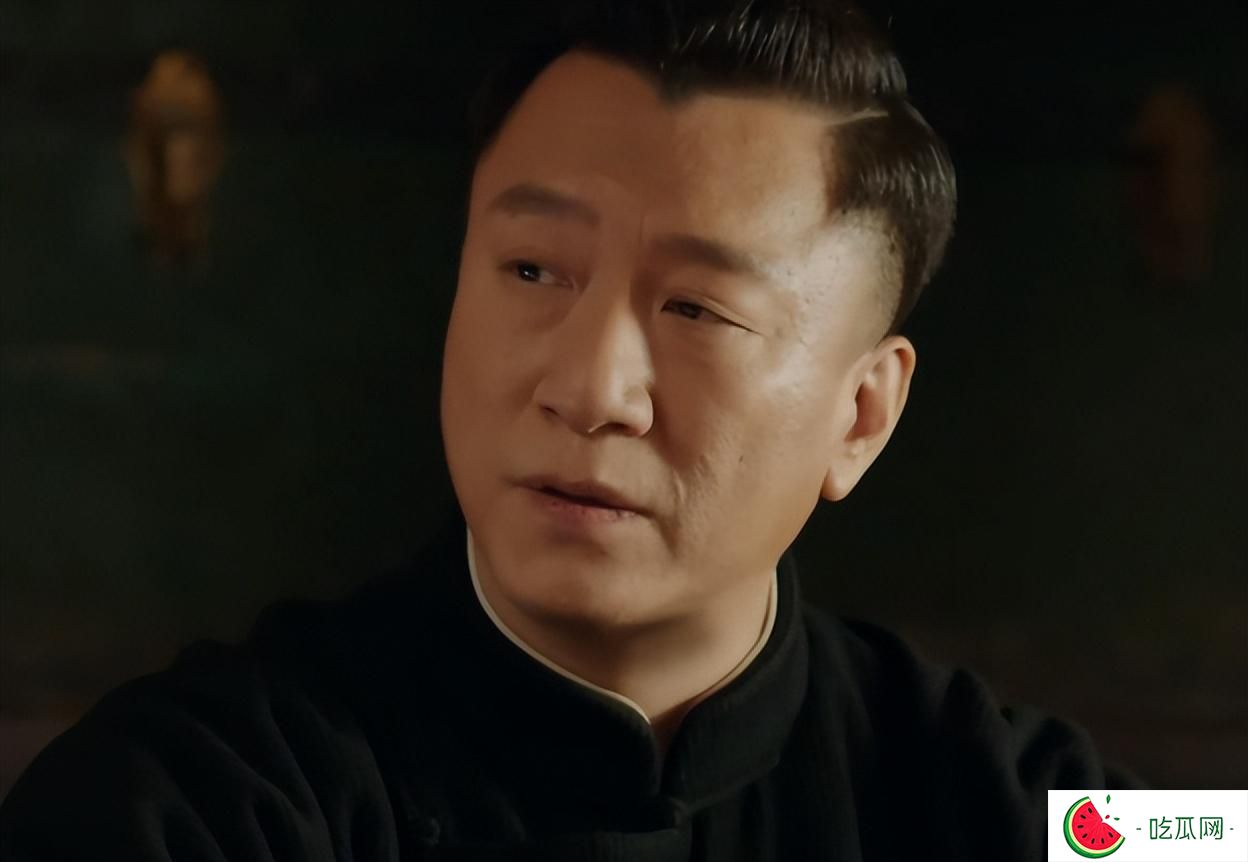 仅播4集，全国收视第一，熬夜追完后我想说：能和《潜伏》媲美了