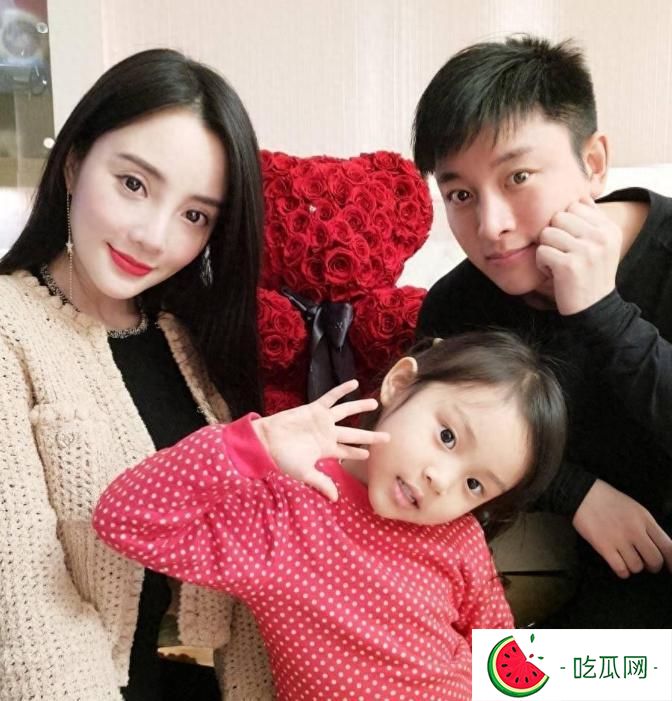 彻底释怀了！离婚六年贾乃亮李小璐选择朝前看，一切为了甜馨成长