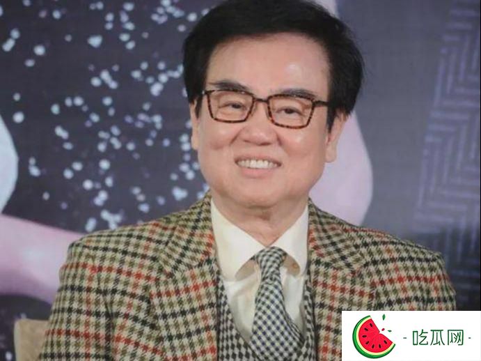 79岁"开心鬼"黄百鸣被告！陪老婆抗癌18年好男人，真变了？