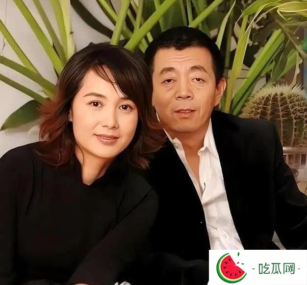 昔日女神蒋雯丽英国素颜照曝光眼下苍老有皱纹 人生下半场更从容