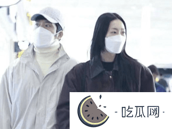 太甜了！井柏然刘雯约会被偶遇，两人十指相扣，刘雯178cm腿好长